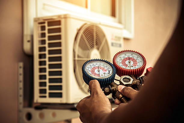 Professional Heat Pump Repair technician working in Broad Run, VA